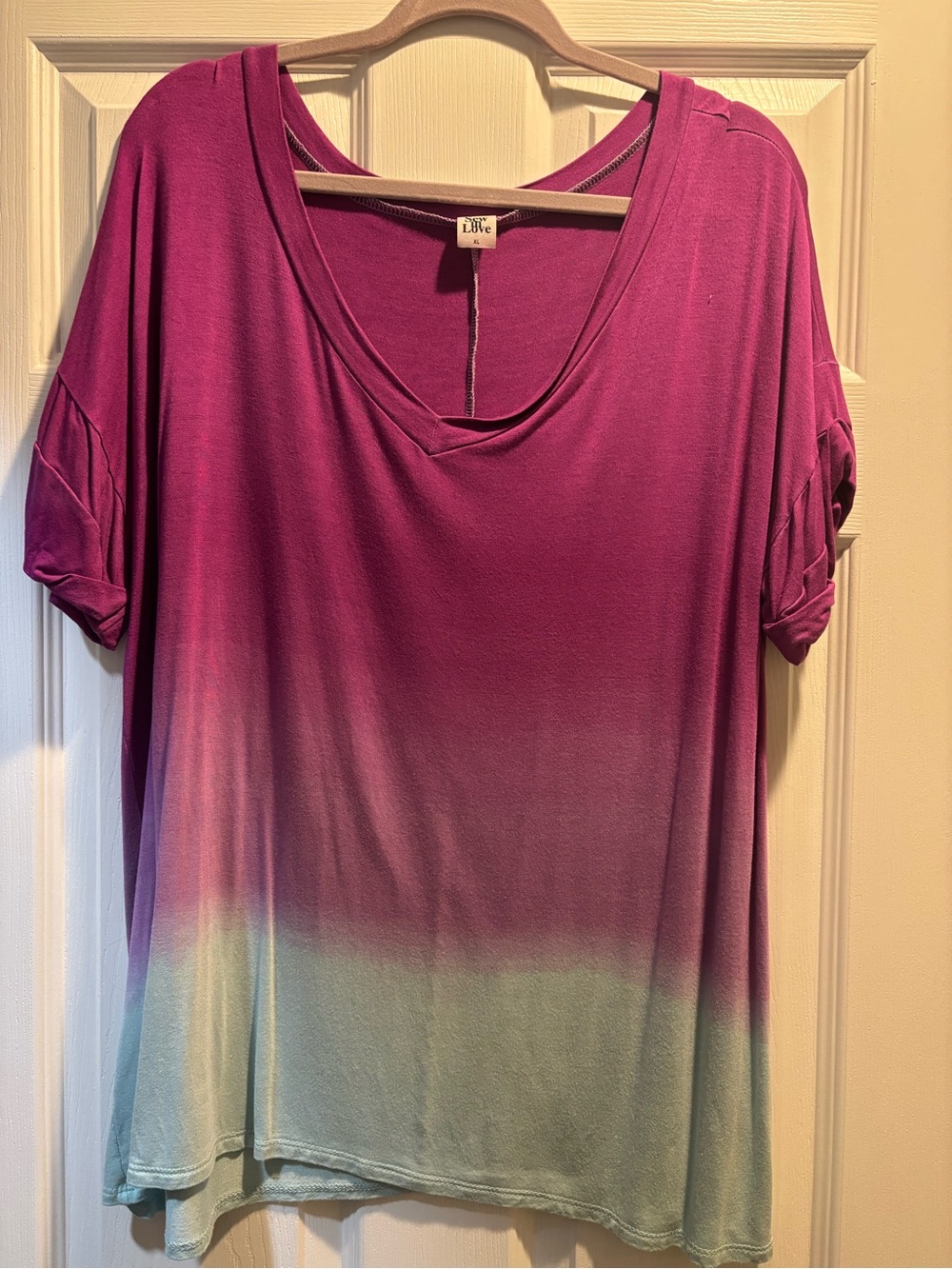 Women's Ombre V-Neck Short Sleeve Top - Magenta to Mint